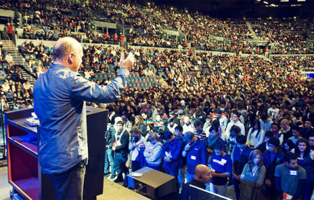 Greg Laurie Holds Outreach Event In Auckland Almost 3 000 Turns To Christ Christiantoday Australia