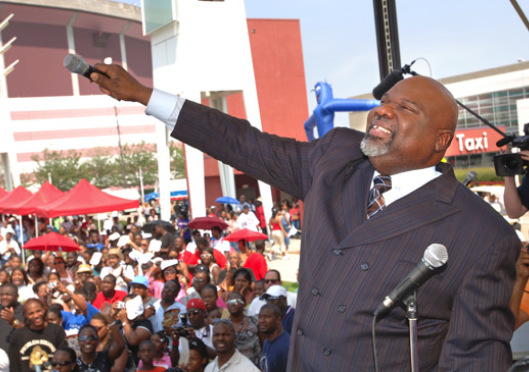 T.D. Jakes to Take Popular MegaFest to Africa