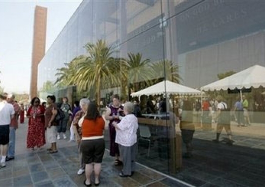 Rick Warren's church launches 5 new campuses over Christmas