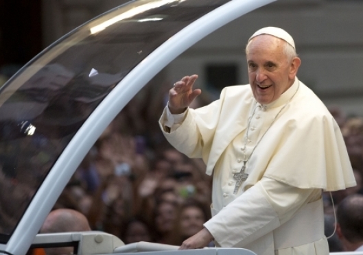 Pope encourages people to avoid 'idols' of money, success and power