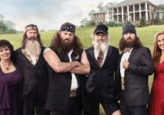 Duck Dynasty stars give house to family in need this Christmas