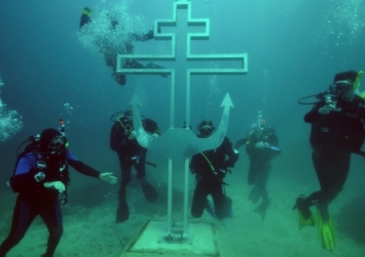 Underwater worship: Divers start work on Orthodox church, 20 metres deep