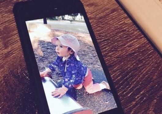 Dear smartphone, are we friends?