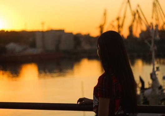 The nature of carrying and casting stones