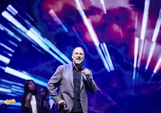 Hillsong pastor Brian Houston stands by decision not to report dad's child abuse to police