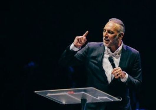 Hillsong's Brian Houston to plead not guilty of concealing dad's abuse
